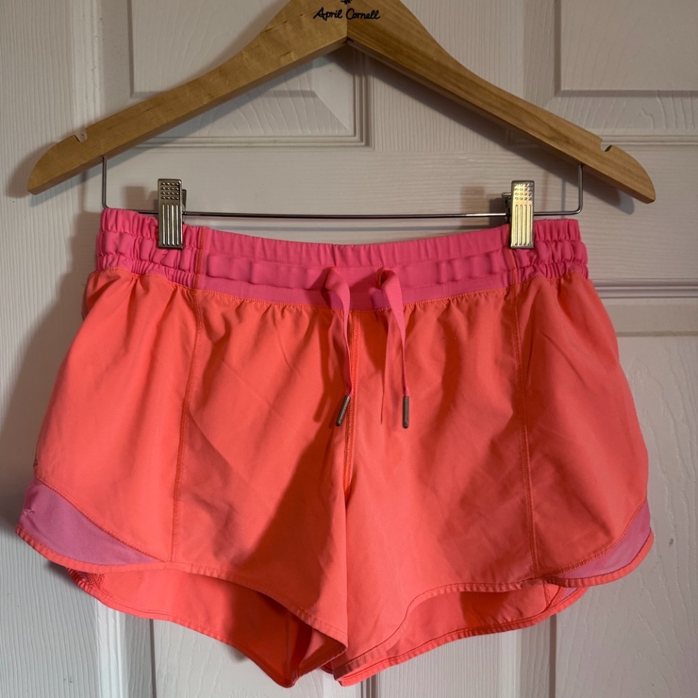 Lululemon Original Low-Rise Hotty Hot Short 2.5” Lined Neon Coral Size 10